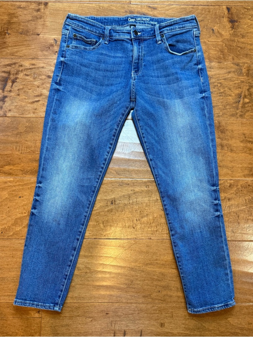 GAP Girlfriend Slim Straight Jeans Medium Wash Mid Rise Size 29